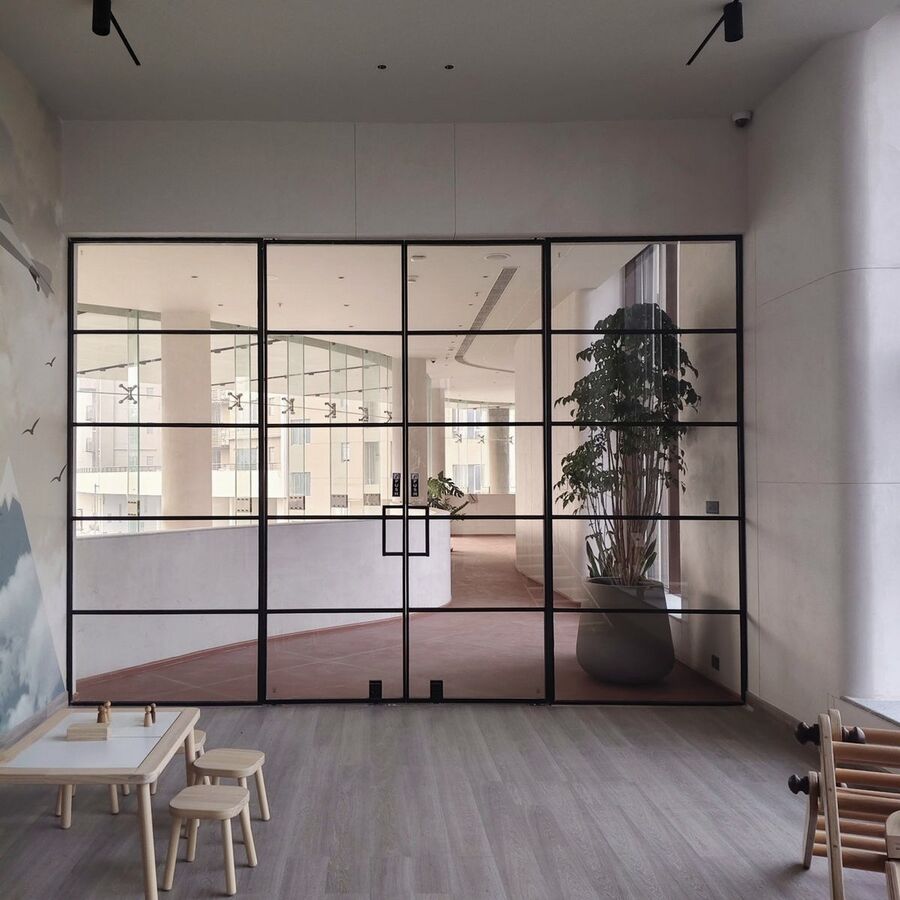从“为什么非要学优势”到看见发展路径：薛铁鏻在这场对谈里的追问