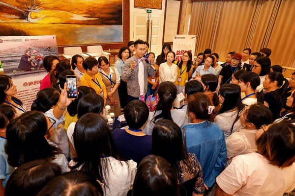 大厂直播带货讲师李大象:每天教人拍视频搞钱,教练技术究竟帮我解决了什么痛点?(原文插图)