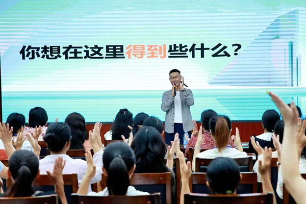 大厂直播带货讲师李大象:每天教人拍视频搞钱,教练技术究竟帮我解决了什么痛点?(原文插图)