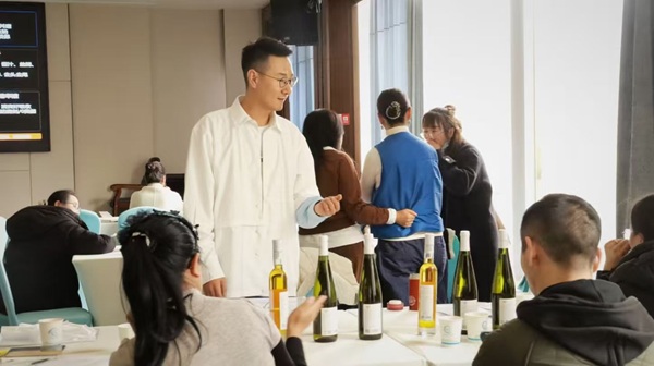 大厂直播带货讲师李大象:每天教人拍视频搞钱,教练技术究竟帮我解决了什么痛点?(原文插图)